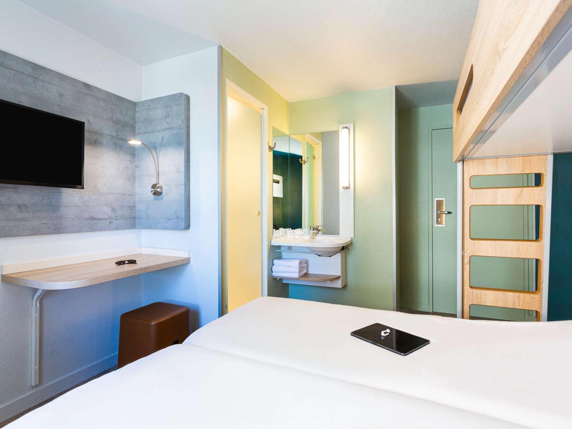 ไอบิส บัดเจ็ต บอร์โด ซองทร์ การ์ แซ็งฌ็อง Hotel ภายนอก รูปภาพ