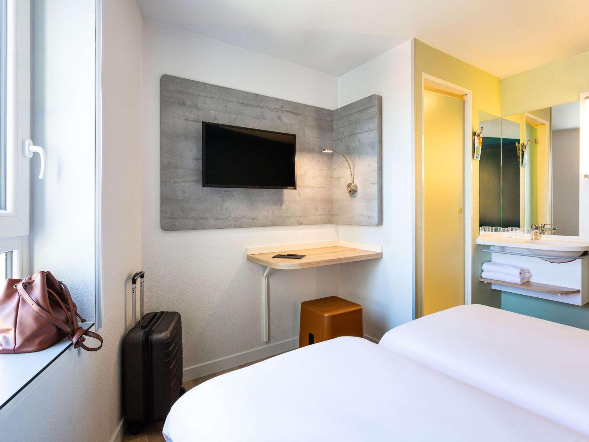 ไอบิส บัดเจ็ต บอร์โด ซองทร์ การ์ แซ็งฌ็อง Hotel ภายนอก รูปภาพ